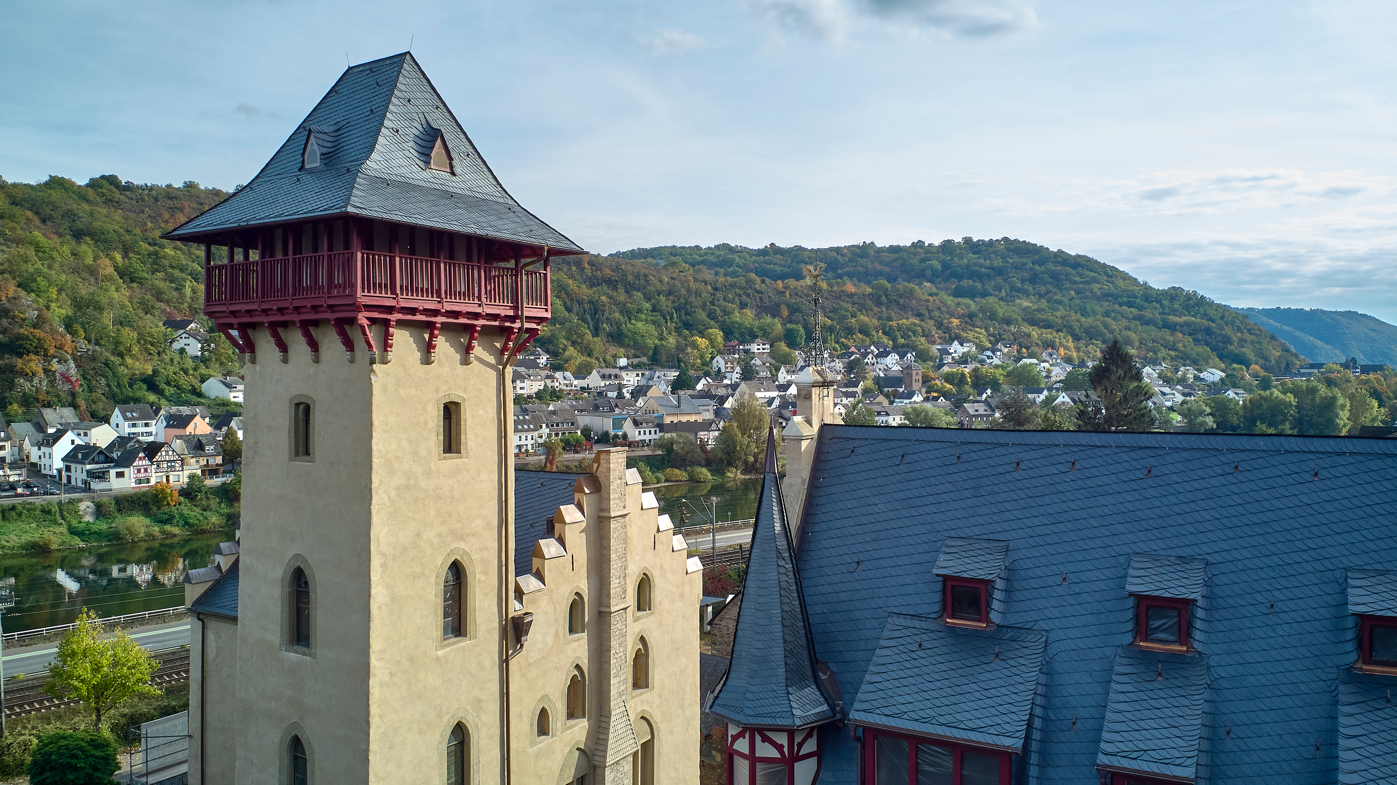 Haupthaus und Turm